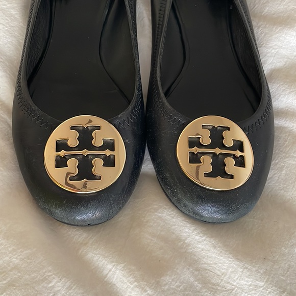 Tory Burch Gold Logo Black Flats Size 7 - Picture 3 of 6